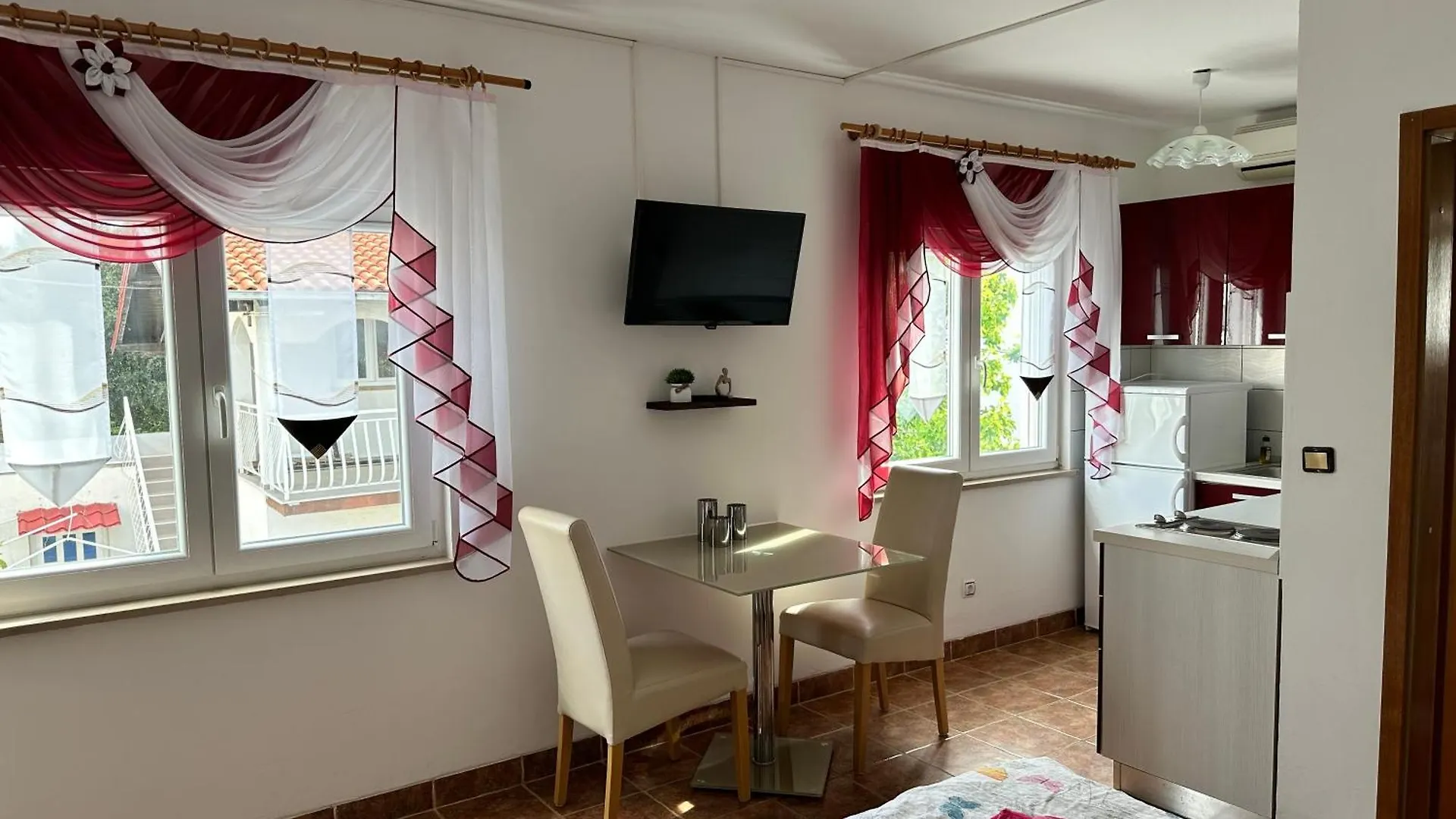 Apartment Schwarz In Petrcane II